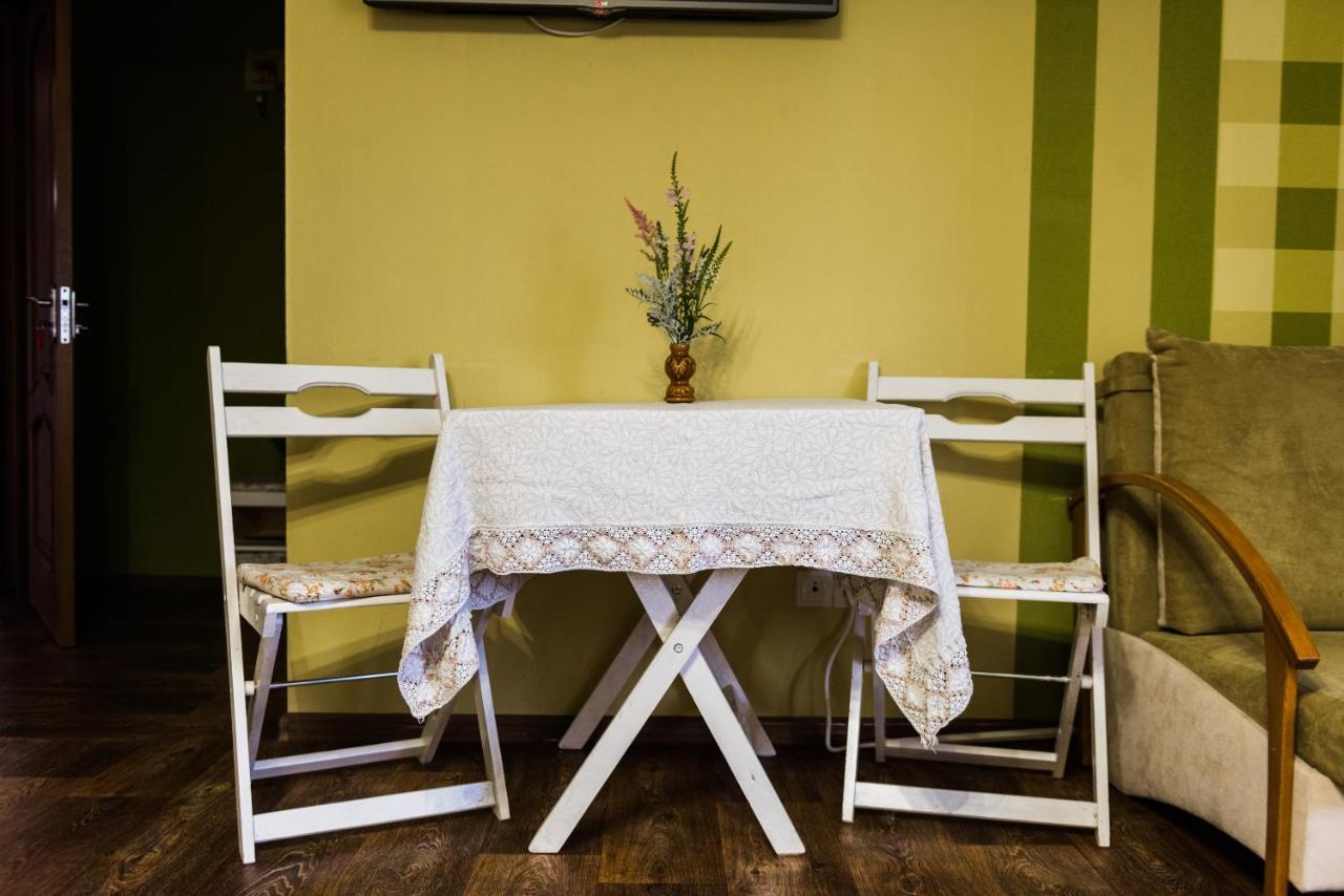 Golden Park Apartments Umanʼ エクステリア 写真