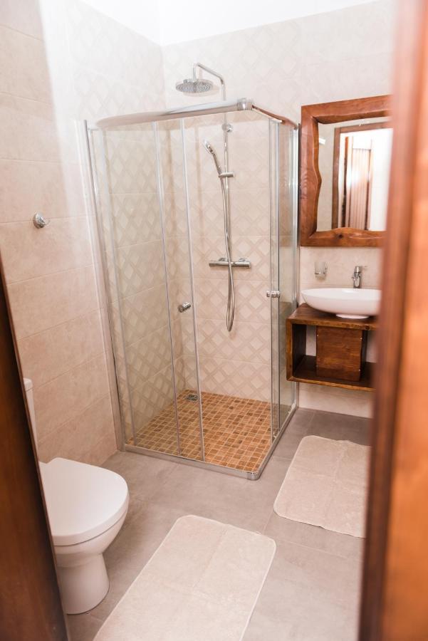 Golden Park Apartments Umanʼ エクステリア 写真