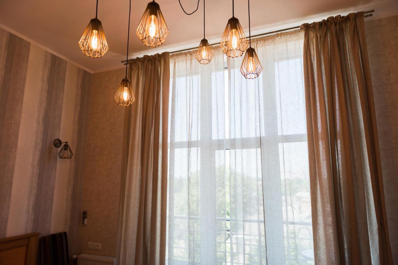 Golden Park Apartments Umanʼ エクステリア 写真