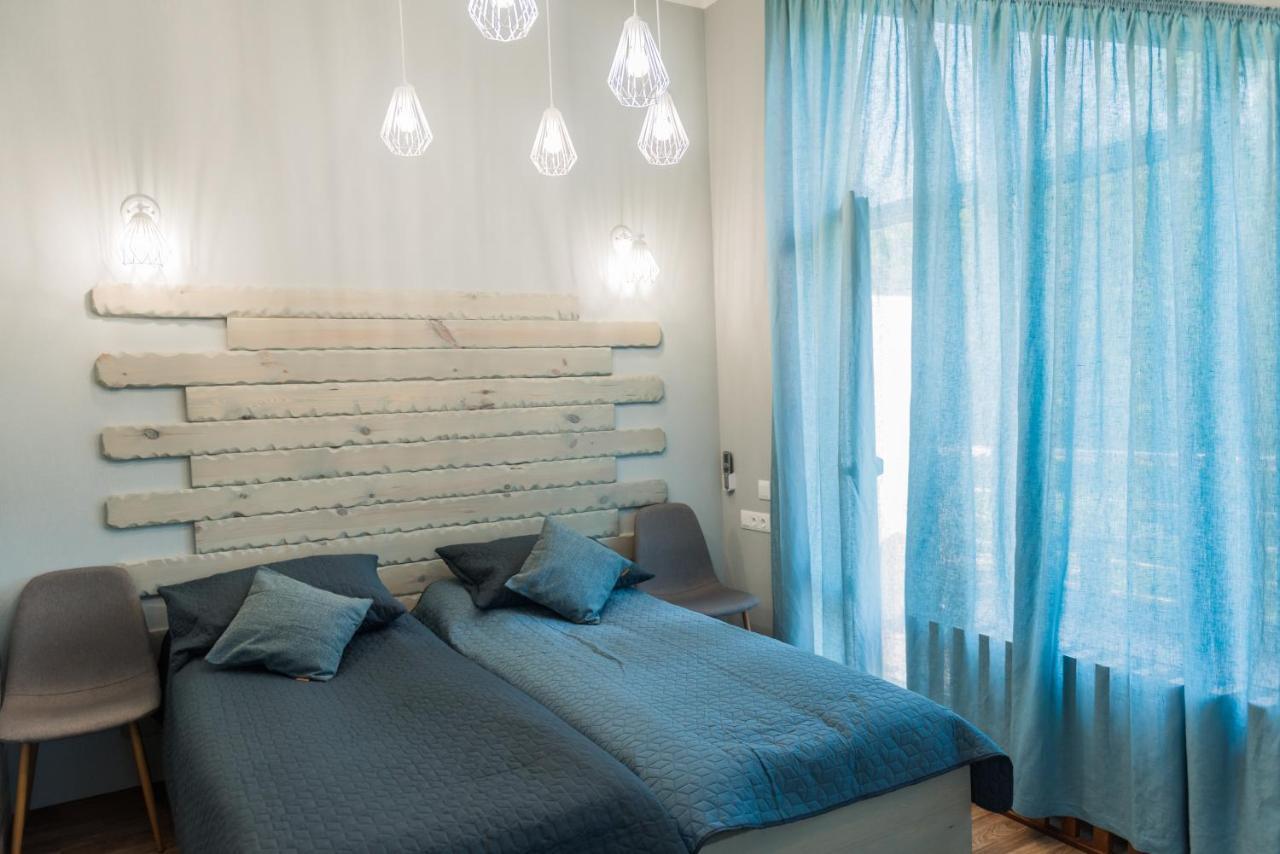 Golden Park Apartments Umanʼ エクステリア 写真