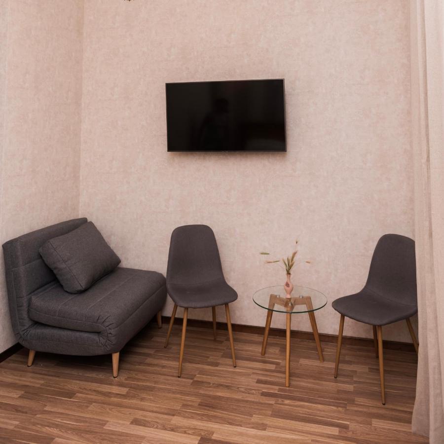 Golden Park Apartments Umanʼ エクステリア 写真